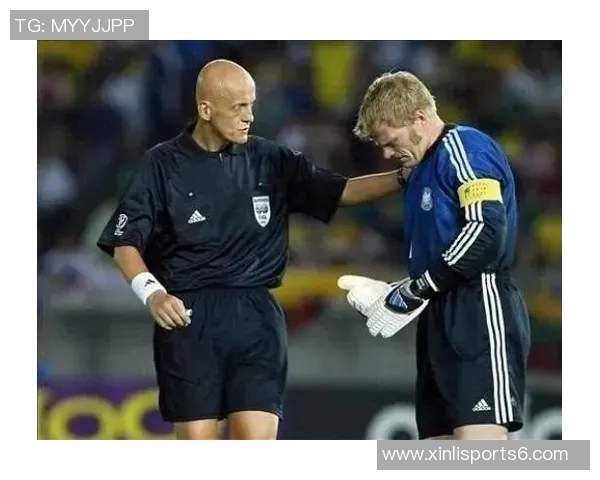 足球金哨背后的故事与传奇裁判们的荣耀与挑战